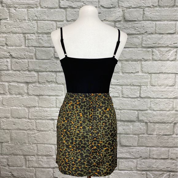 H&M Olive Leopard Print Skirt - Picture 5 of 6